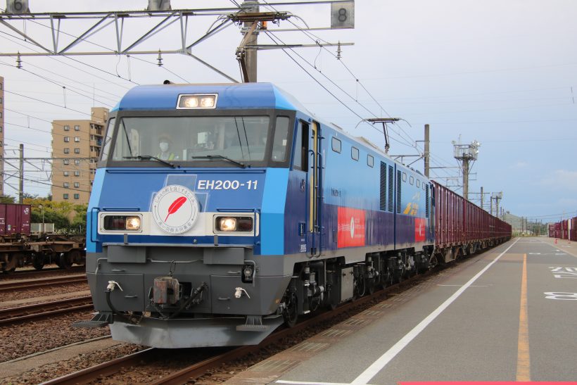 赤い羽根共同募金ラッピング機関車が新潟 東京間で来月から１か月間運行 新潟県内のニュース