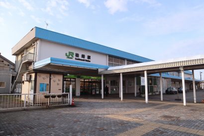 【JR柏崎駅構内の線路で】列車による人身事故、信越線の柿崎―宮内間で運行を一時見合わせ