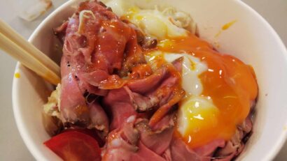 【キシャメシ】可愛さもボリュームも満点！Boo’s Cafe（ブーズカフェ）のローストビーフ丼をテイクアウトしてみた【新潟県長岡市】