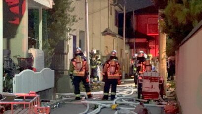 【速報・動画あり】新潟市中央区の集合住宅で火災　消防が対応中（20時10分現在）