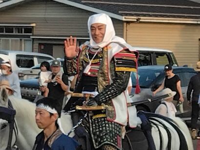 【記者ノート】猛暑の中開催の第100回謙信公祭　義を重んじ民のために生きた謙信公役に“マツケン”こと松平健さん登場『出陣じゃー』！