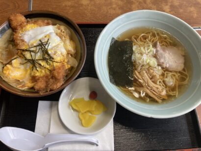 【キシャメシ】数量限定1日30食に負けた　カツ丼・半ラーメンセットを喰らう