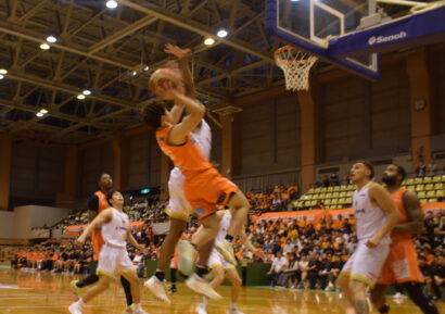新潟アルビレックスBB が3年ぶりの上越大会　魅せた終了1分前の逆転劇