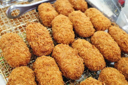 【昨年27万個販売】角上魚類　牡蠣と蟹の「海鮮クリームコロッケ」　来春までの期間限定で販売中