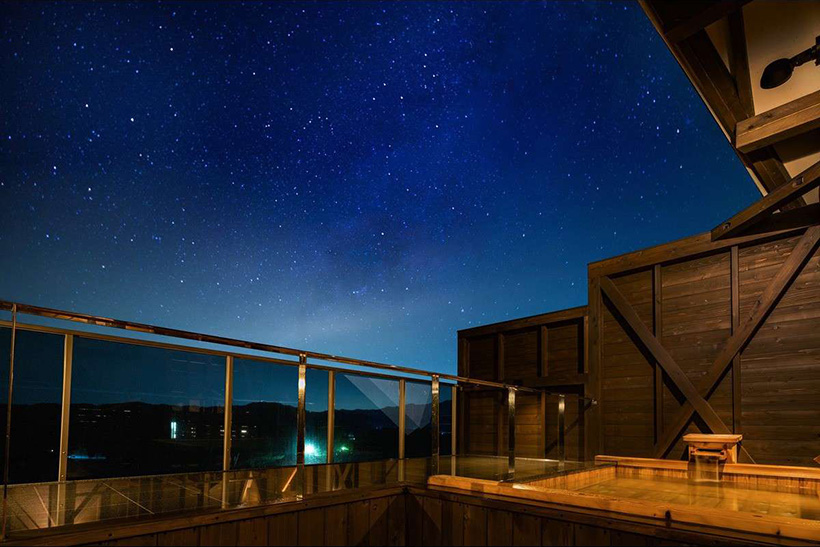 ロイヤル胎内パークホテル‗展望風呂「宙の箱舟」