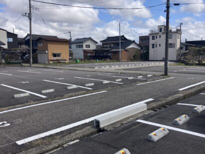 【荻川駅から徒歩3分】新潟市秋葉区で大型月極駐車場が利用者募集中