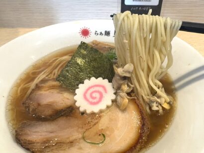 【キシャメシ】しみじみ美味しい、貝出汁と醤油が奏でるらぁ麺に浸る　新潟市西区「貝晴」