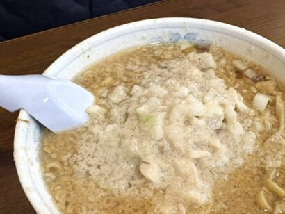 【キシャメシ】大雪の日には“大雪の給油”を　三条の名店「中華亭」で背脂中華をすする