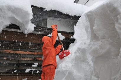 新潟県が自衛隊に災害派遣要請　要救護世帯の屋根雪下ろしのため