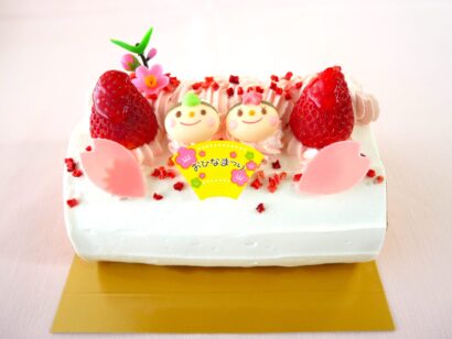 【明日までの限定！】大阪屋がひな祭りケーキを販売　華やかなケーキが勢ぞろい