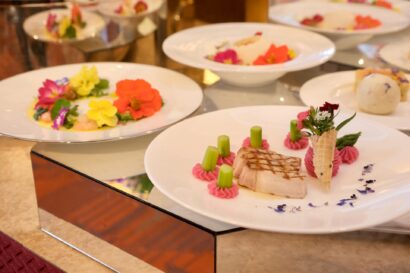 ホテル日航新潟と阿賀野市が包括連携協定締結　市の魅力をPR、同市産エディブルフラワーを使ったランチイベントも