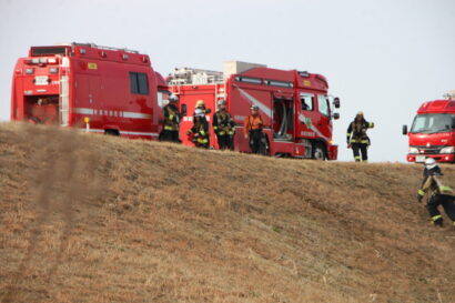 【道路付近が100メートルくらい燃えている】江南区の阿賀野川河川敷で大規模な枯草火災、1,440㎡を焼く