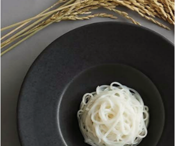 阿部幸製菓、FOODEX JAPAN 2026で米粉麺「新潟白色」を提案　飲食店の収益向上を支援