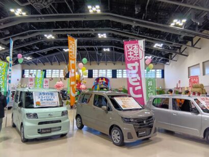 【家族連れで大盛況】川内自動車（新潟市秋葉区）主催の「第21回にいがた軽まつり」ににぎわい、会場で成約の声ぞくぞく