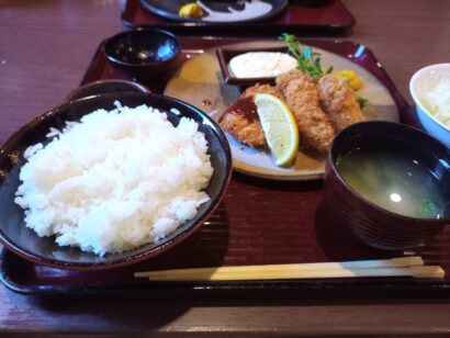 【キシャメシ】満腹＆高コスパ　おかわり自由がうれしいとんかつ定食　とんかつ彩美　（新潟県長岡市）