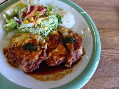 【キシャメシ】「コメリの聖地」にあって長年親しまれるレストラン「カリブ」（三条市）で「イタリアンなカツレツ」