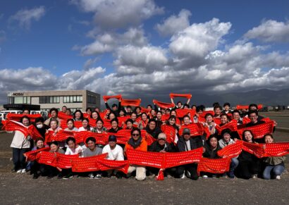 【米への理解深める研修】亀田製菓、新入社員54人が田植え実習