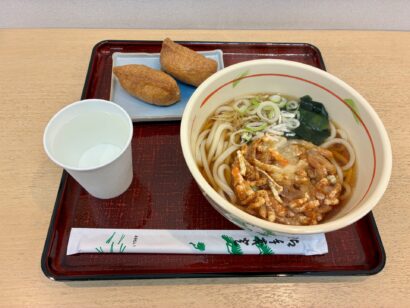 【キシャメシ】物価高でも「早い、安い、美味い」は健在　古町の立ち食い店で「かきあげうどん」