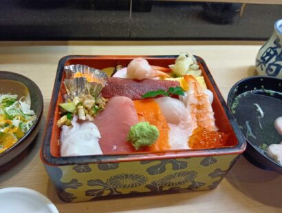 【キシャメシ】価値ある昼の1,200円、こがね鮨（新潟市東区）の「こがねちらしランチ」