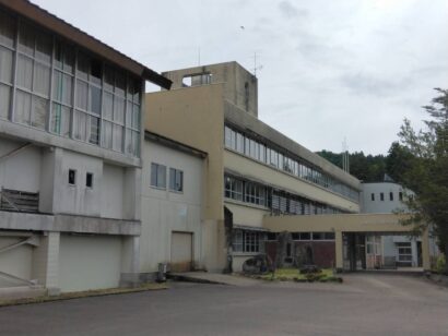 【記者ノート】旧安塚中学校校舎がクルマエビの陸上養殖に活用、事業者は名古屋市のプロスペックAZ　早ければ来年度にも出荷！