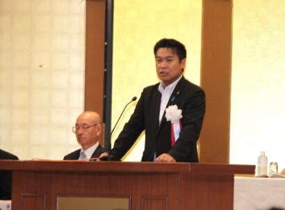 【自民党県連新執行部発足】鷲尾県連会長「チームワークで統一選全員当選目指す」と所信表明