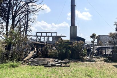 【続報】酒造メーカー「越後鶴亀」で火災、建物全焼、少なくとも6棟に延焼か