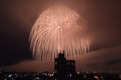 長岡花火、今年も大輪　延べ44万人が熱狂　正三尺玉100年、ナイアガラ3年ぶり復活
