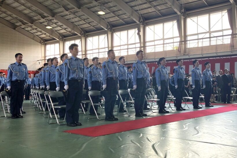 決意を胸に、いざ第一線へ】新人警察官55人が巣立つ、警察学校で卒業式
