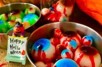 目玉ゼリーに「血の雨」　花の湯館がハロウィン企画